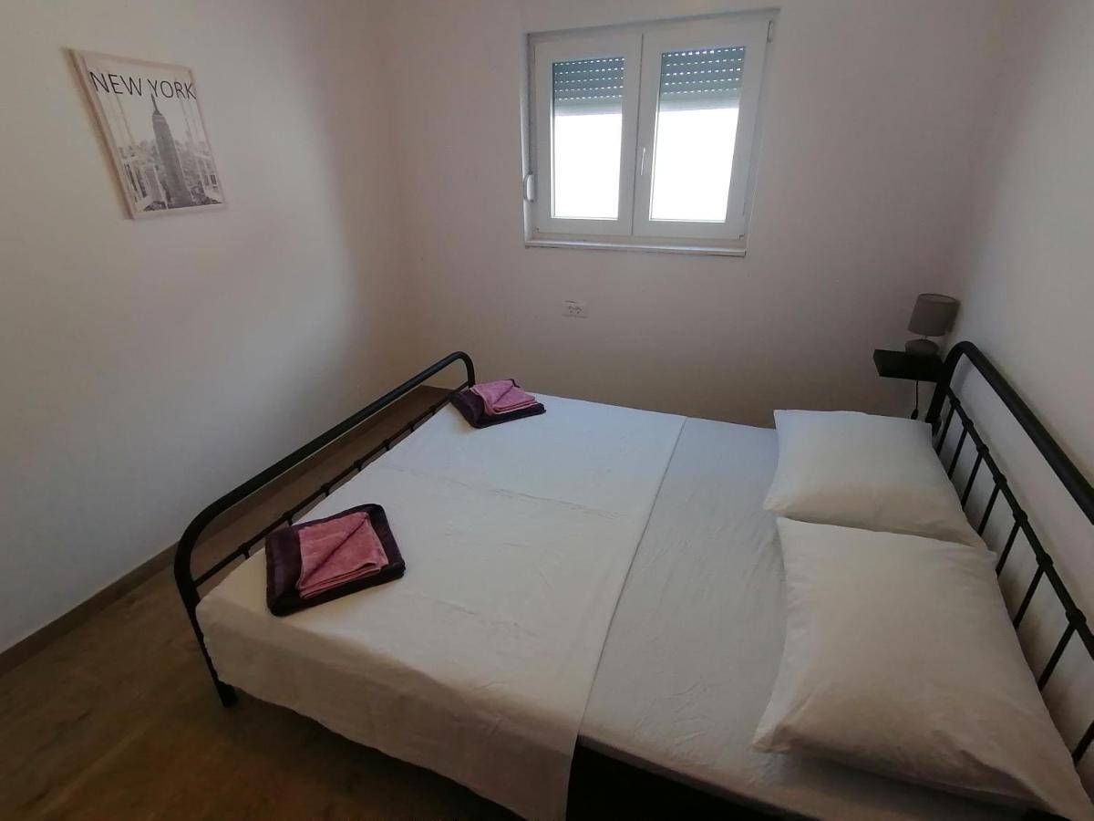 Villa Marta 3 Bedrooms, 2 Baths And Pool Kaštel Štafilić Zewnętrze zdjęcie