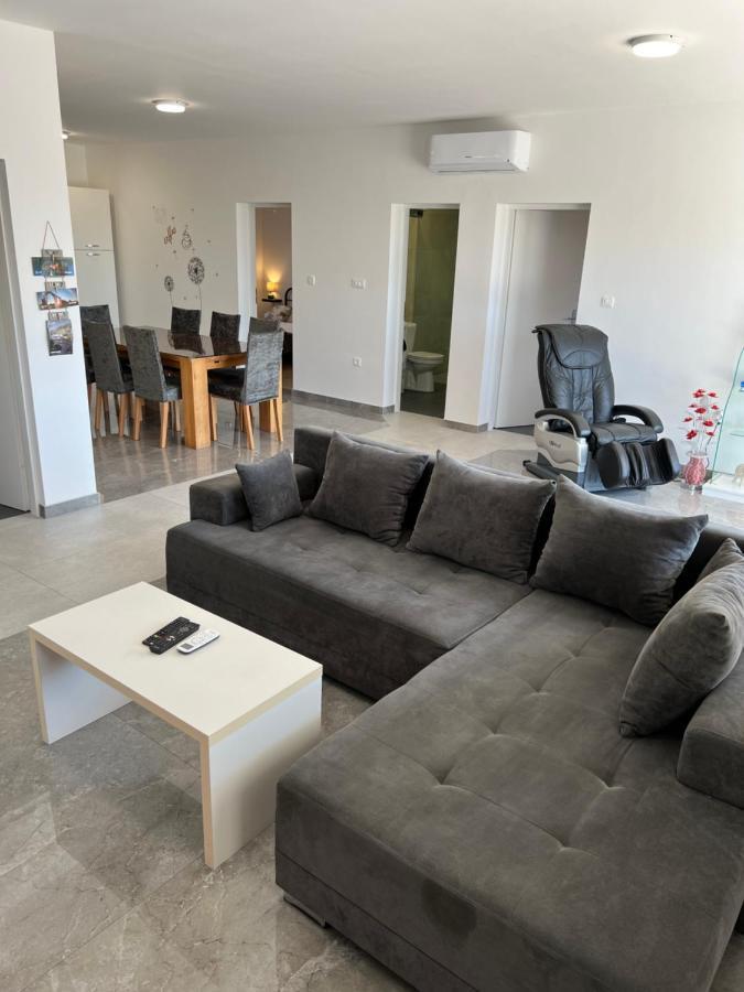 Villa Marta 3 Bedrooms, 2 Baths And Pool Kaštel Štafilić Zewnętrze zdjęcie