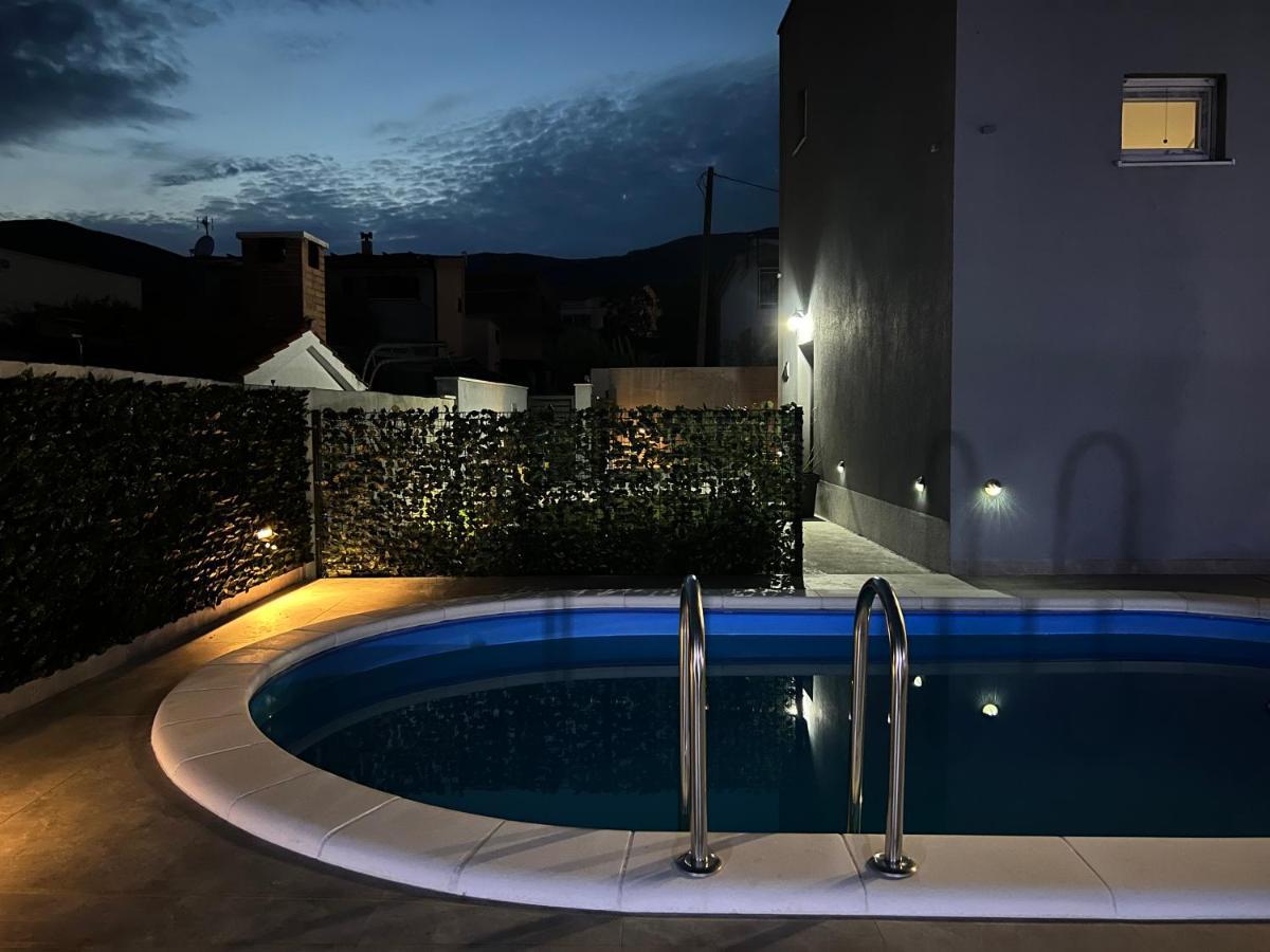 Villa Marta 3 Bedrooms, 2 Baths And Pool Kaštel Štafilić Zewnętrze zdjęcie