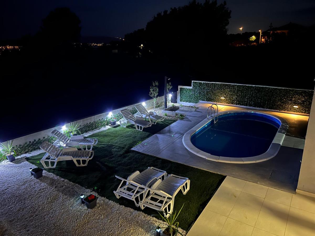 Villa Marta 3 Bedrooms, 2 Baths And Pool Kaštel Štafilić Zewnętrze zdjęcie