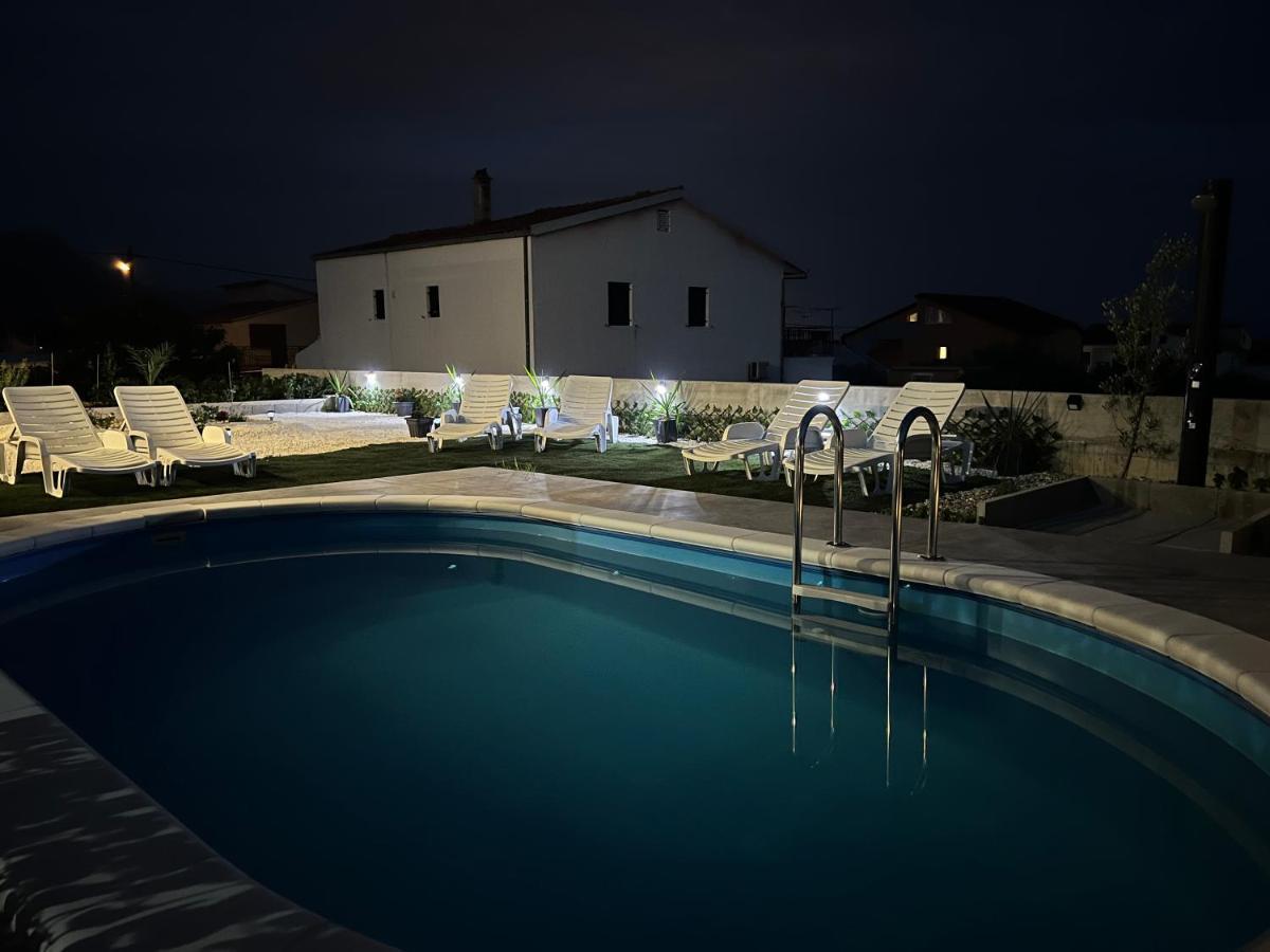 Villa Marta 3 Bedrooms, 2 Baths And Pool Kaštel Štafilić Zewnętrze zdjęcie