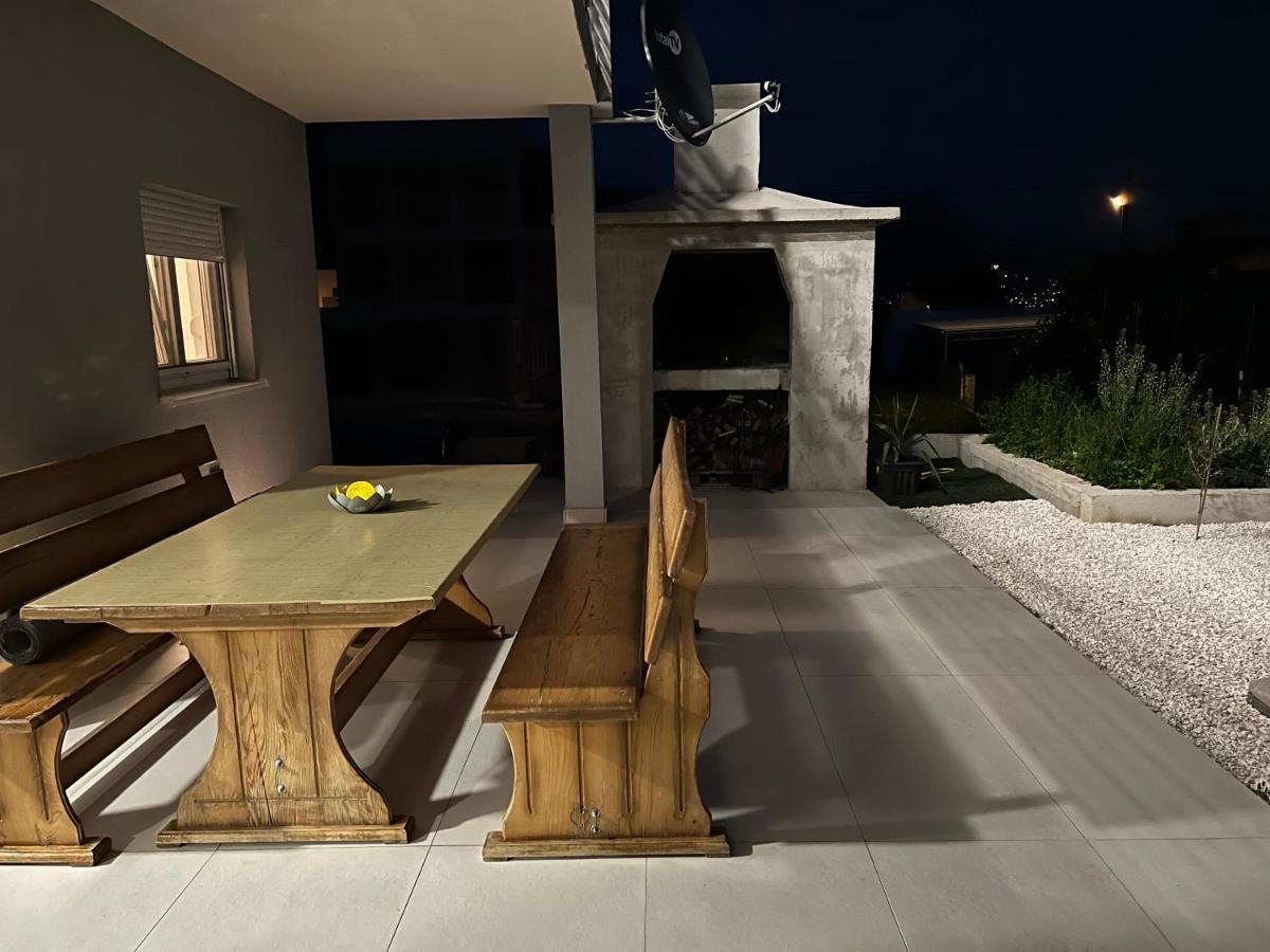 Villa Marta 3 Bedrooms, 2 Baths And Pool Kaštel Štafilić Zewnętrze zdjęcie